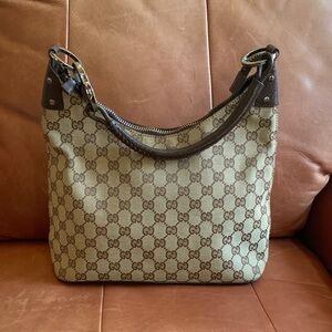 🤎Beautiful Tan and Brown Monogram GUCCI Bag🤎
